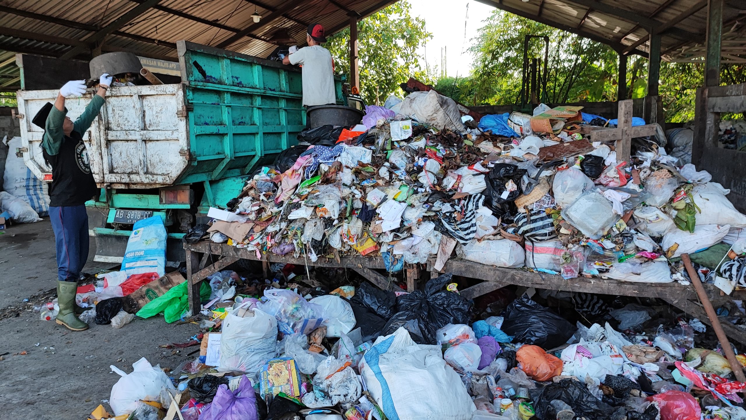Kelompok Usaha Pengelolaan Sampah Desa Panggungharjo Bantul (foto: Deny Hermawan)