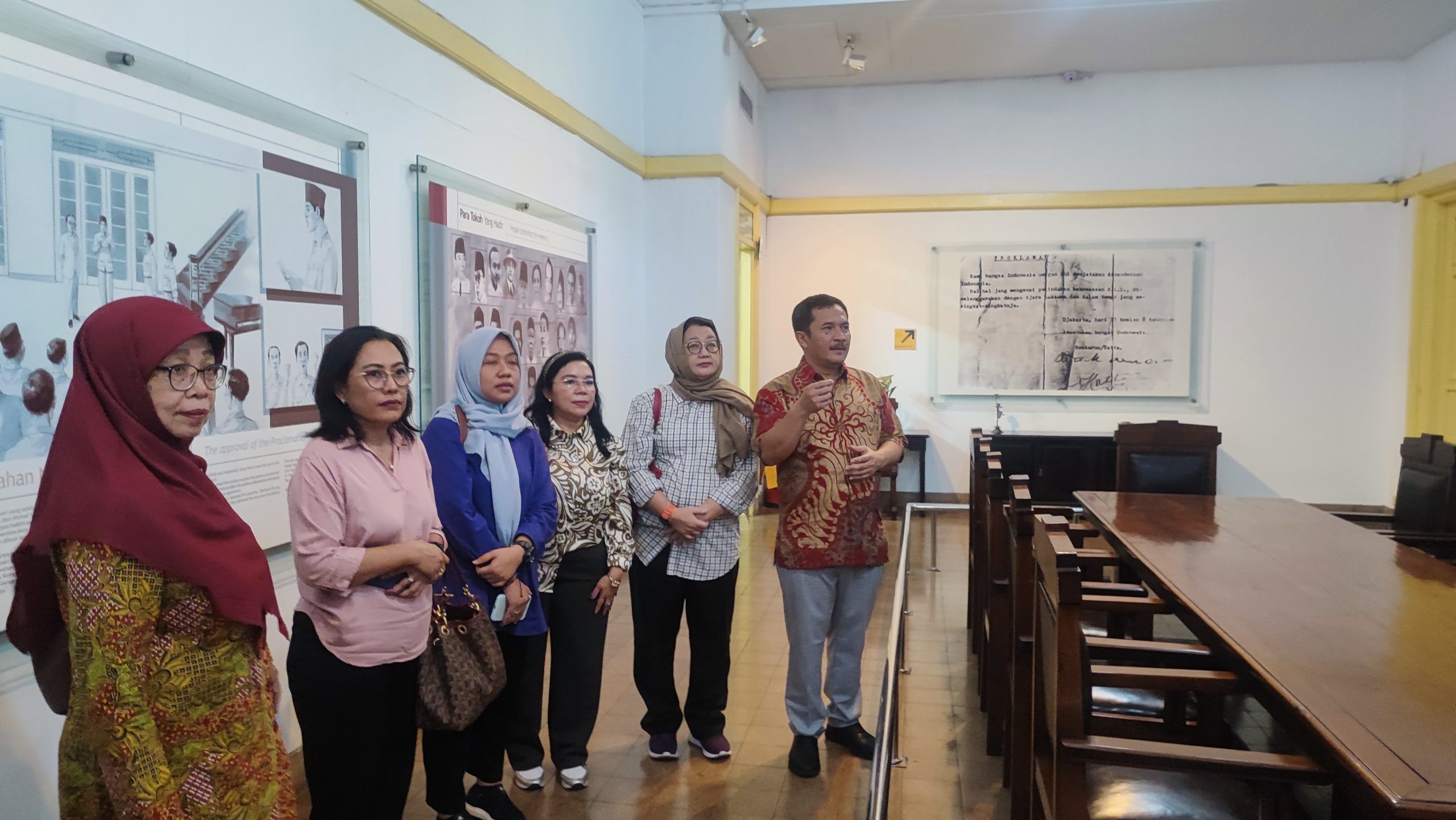 Kunjungan Komisi A DPRD DIY ke Museum Perumusan Naskah Proklamasi Jakarta (foto: Deny Hermawan)